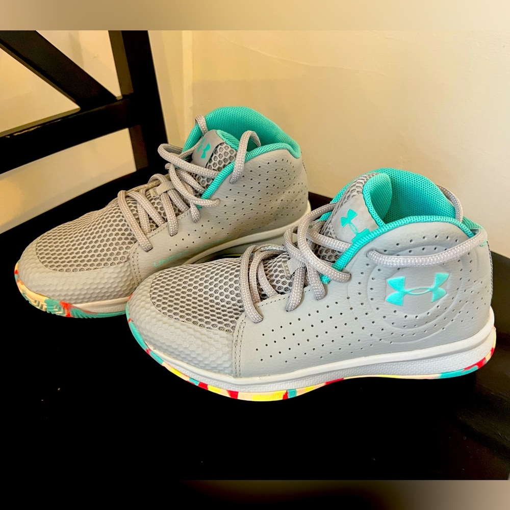 Under Armour Gray Basketball Shoes - Size 3Y
